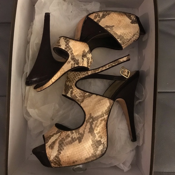 Bebe Stacia Snake Print Sandal - Picture 3 of 8